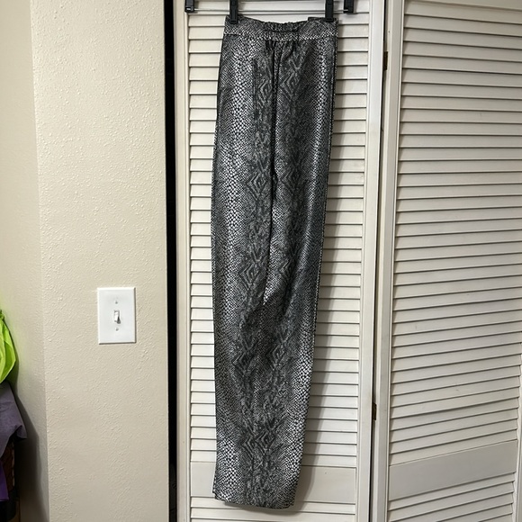 Snake print Pantsuit by Eva Polini Couture - Picture 6 of 6